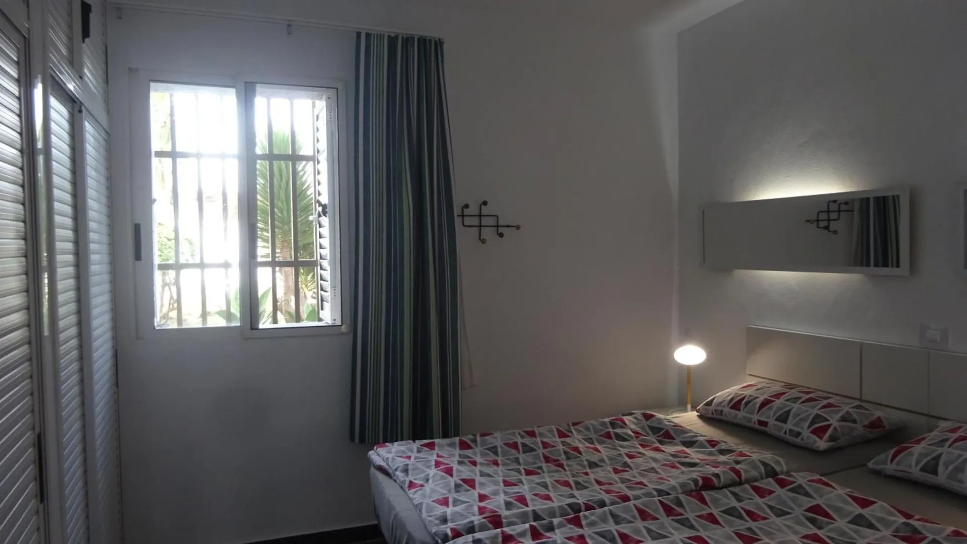 Ferienwohnung Mit Dachterrasse, Mehreren Pools, Garten Und Viel Ruhe Poris de Abona